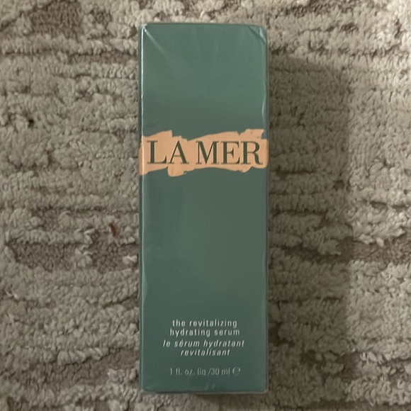 La Mer- the revitalizing hydrating serum